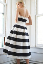 Cargar imagen en el visor de la galería, Vestido black &amp; white line
