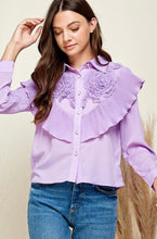 Cargar imagen en el visor de la galería, Blusa lila floral
