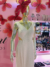 Cargar imagen en el visor de la galería, RENTA Vestido blanco
