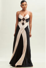 Cargar imagen en el visor de la galería, Vestido Black &amp; Beige
