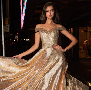 RENTA Vestido dorado